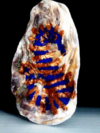 Cavalluccio marino - Acrilico su valva di ostrica - Collezione privata